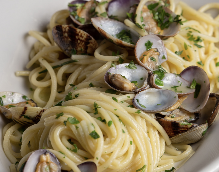 pasta-e-vongole-tramontop-doro-